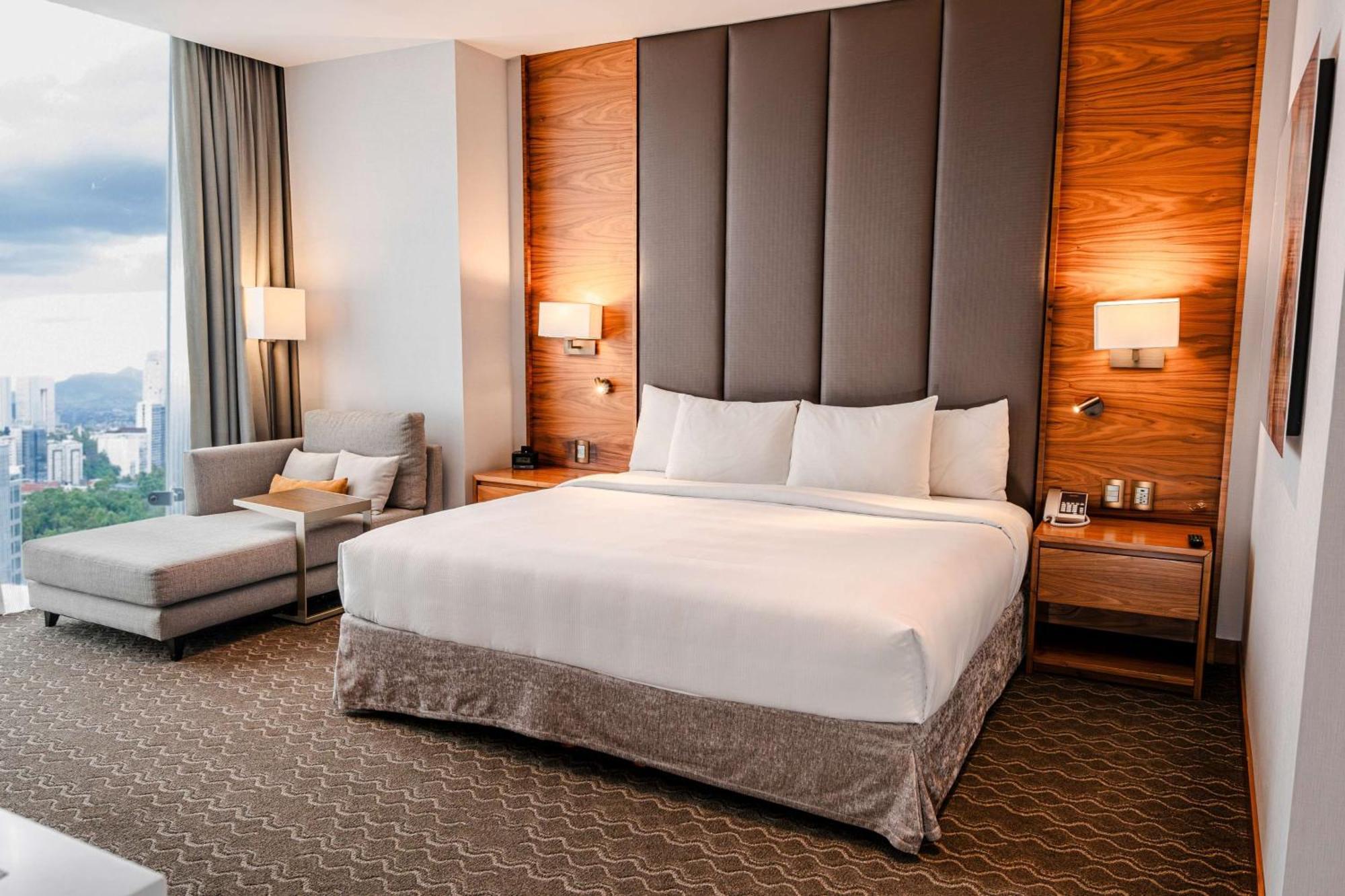 Doubletree By Hilton Santa Fe Hotel Mexico